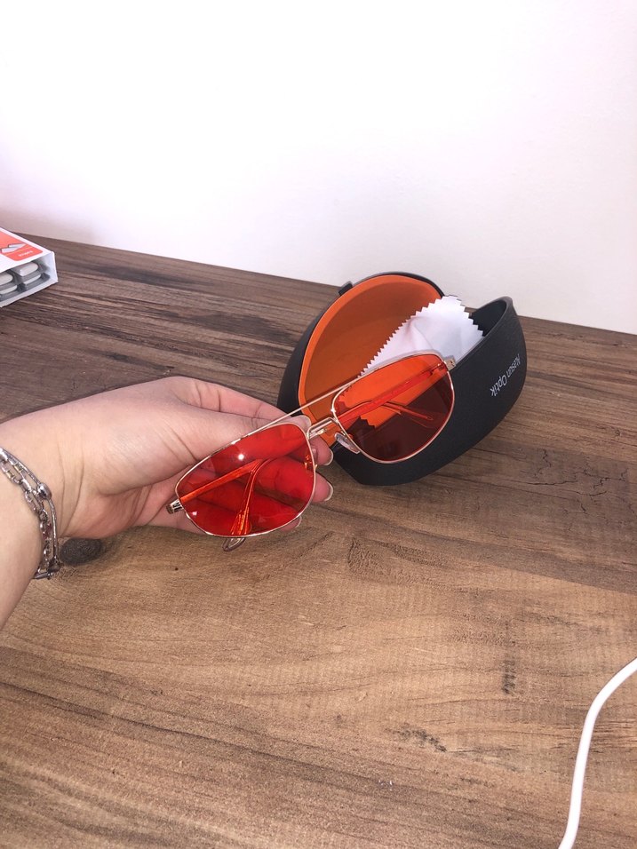 Parlak Turuncu Minimalist Kadın Güneş Gözlüğü - Görsel 4