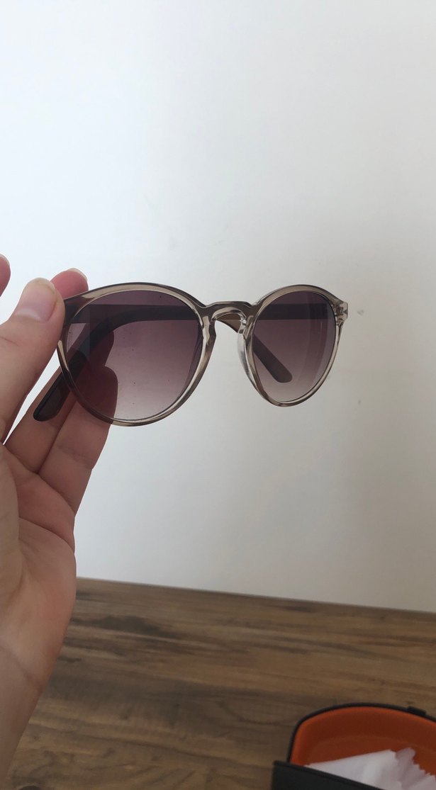 Parisian tarzında kahverengi güneş gözlüğü - Görsel 2