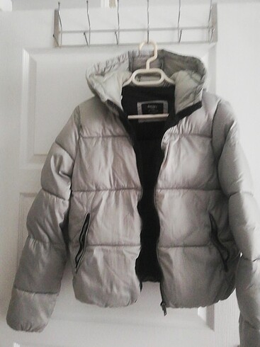 Bershka Şişme mont