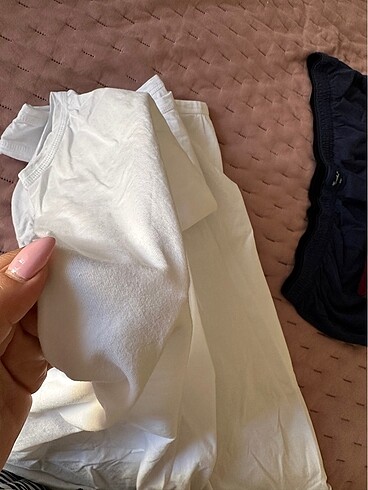 Diğer 10 tane 300 Tl erkek atlet yeni