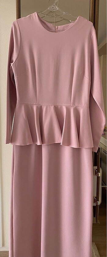 Pembe uzun elbise