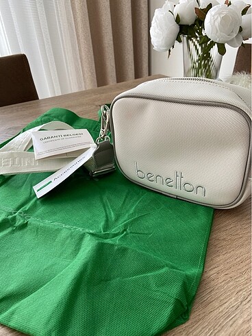 Benetton kol çantası