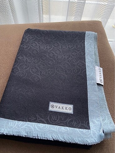 Vakko monogram şal