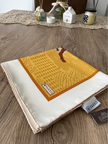  Beden sarı Renk Vakko twill ipek eşarp