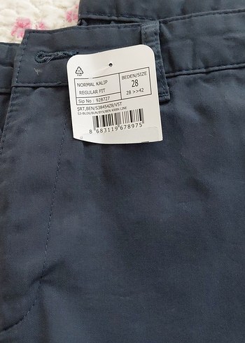 lacivert Bel Detaylı Rahat Kesim Şort - Görsel 2