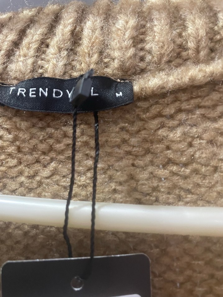 Bej V Yaka Örgü Kadın Kazak - Görsel 3