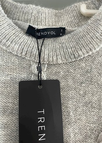 Gri Örgü Kolsuz Midi Kazak - Görsel 5