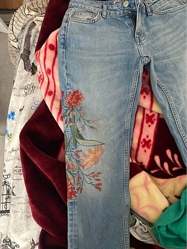 Zara Zara çiçek desenli pantolon