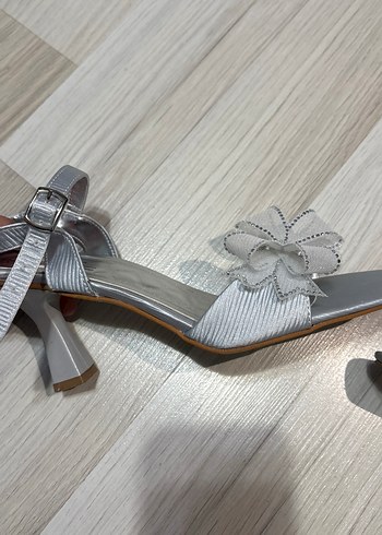 Gri Yılan Desenli Tokalı Stiletto Kadın Ayakkabı - Görsel 7