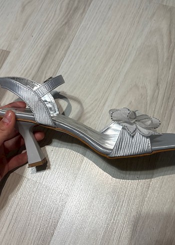 Gri Yılan Desenli Tokalı Stiletto Kadın Ayakkabı - Görsel 5