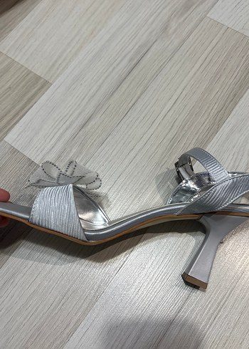 Gri Yılan Desenli Tokalı Stiletto Kadın Ayakkabı - Görsel 8