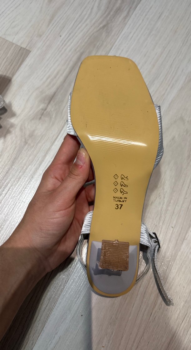 Gri Yılan Desenli Tokalı Stiletto Kadın Ayakkabı - Görsel 4