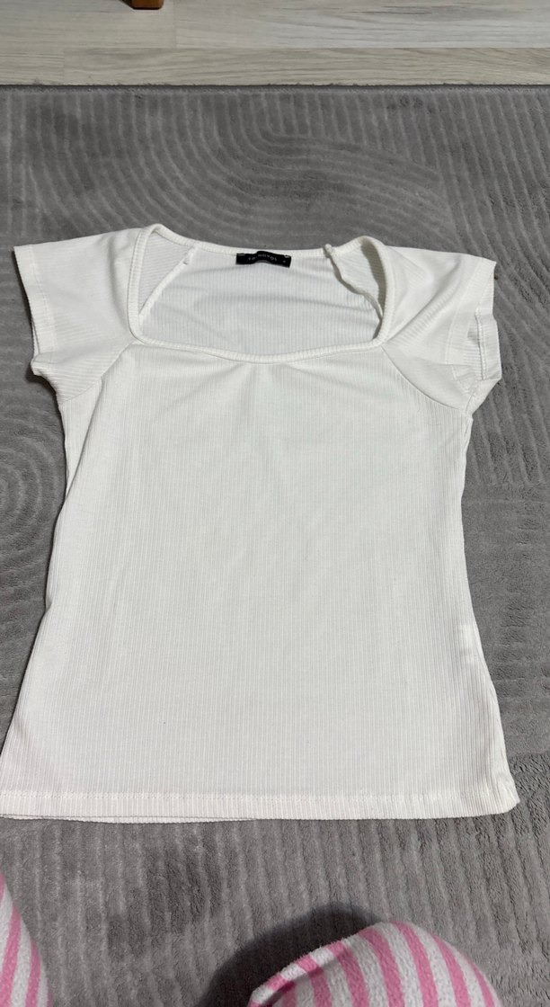 Beyaz Kısa Kollu  Bluz - Görsel 2