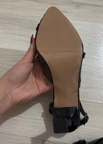 Siyah Deri Tokalı Topuklu Kadın Ayakkabı - Görsel 5