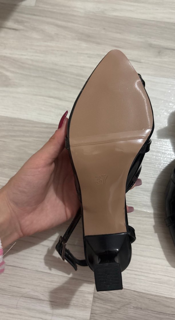 Siyah Deri Tokalı Topuklu Kadın Ayakkabı - Görsel 4