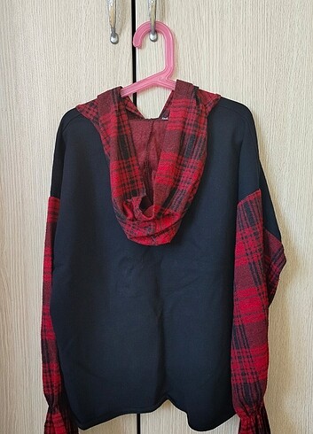 Diğer Şık, siyah sweatshirt