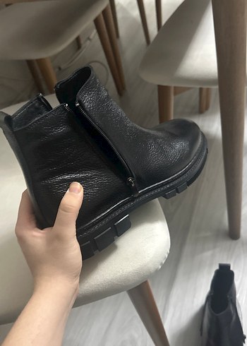 Siyah Deri Fermuarlı Stiletto Topuklu Bot - Görsel 3