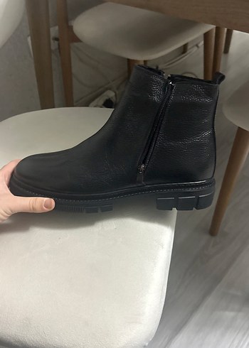 Siyah Deri Fermuarlı Stiletto Topuklu Bot - Görsel 2