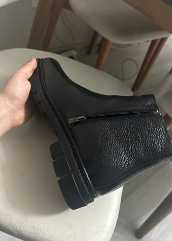 Siyah Deri Fermuarlı Stiletto Topuklu Bot - Görsel 4