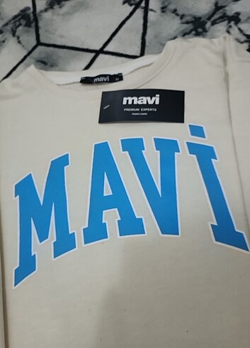 Mavi sweatshirt 