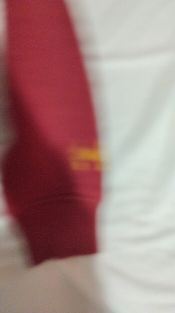 Bir takımın sweatshirt u ama hangi takım bir fikrim yok - Görsel 2