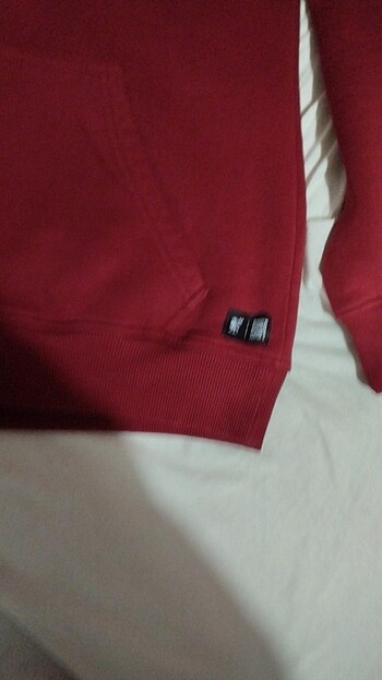 Bir takımın sweatshirt u ama hangi takım bir fikrim yok - Görsel 3