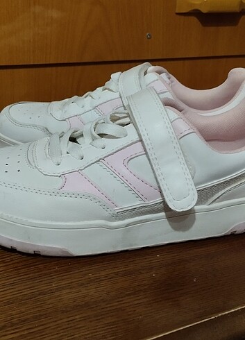 Bershka beyaz sneaker - Görsel 2