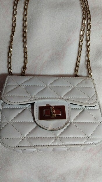Beyaz zincirli çanta - Görsel 2