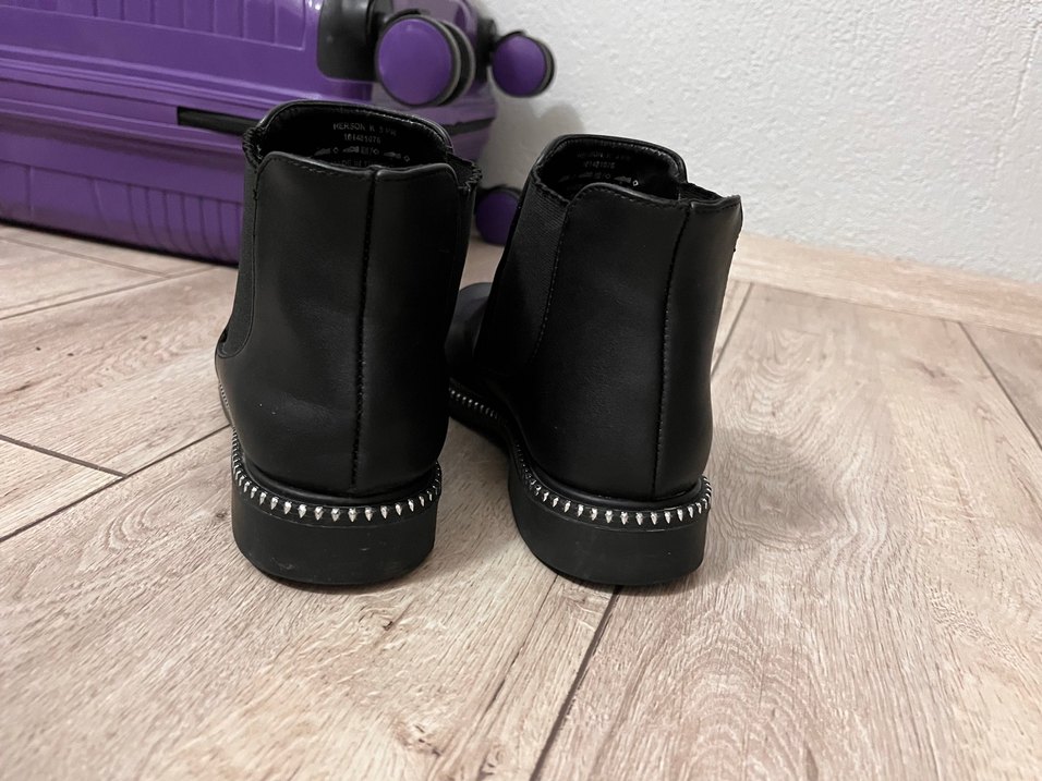 Parlak Siyah Deri Kadın Dolgu Topuk Bot - Görsel 2