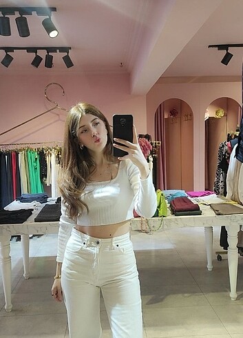 Beyaz yırtık jean 
