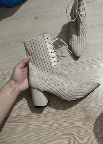 Diğer Bej Pliseli Stiletto Topuklu Kadın Bot
