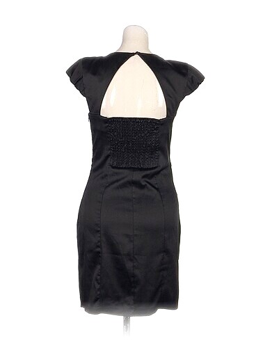 38 Beden PreLoved Kısa Elbise %70 İndirimli.