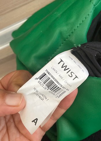  Beden yeşil Renk Twst marka Parlak Yeşil Fermuarlı Kadın Çantası