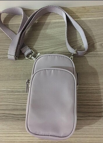H&M telefon çantası 