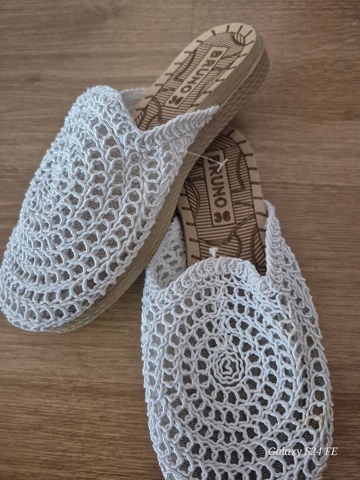 Örgü Beyaz Kadın Dolgu Topuk Terlik - Görsel 4