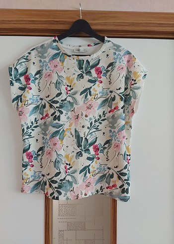 LC Waikiki Çiçek Desenli Kısa Kollu Kadın Tişört