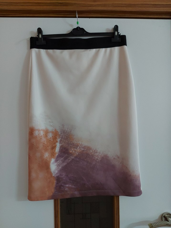 Bej Desenli Kısa Ofis Eteği - Görsel 4