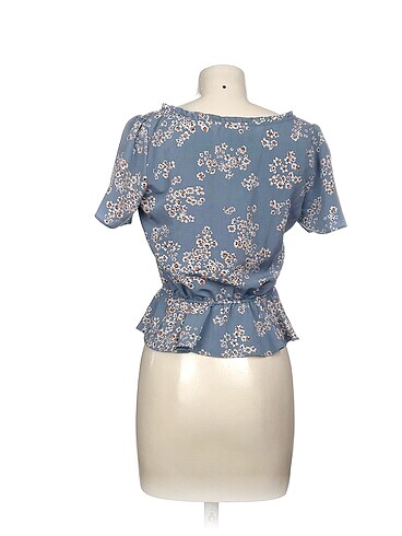 40 Beden Primark Bluz %70 İndirimli.