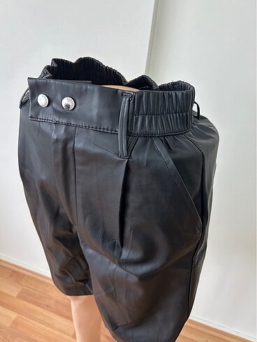 Bershka deri bermuda - Görsel 4