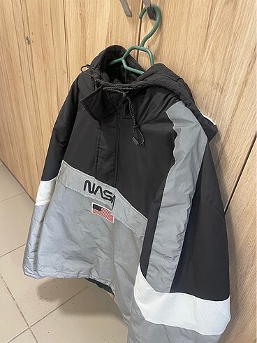 Nasa pull & bear kanguru mont