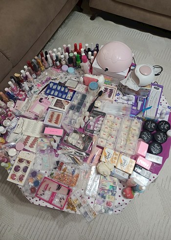 Pembe Tırnak Süsleme Seti ve Aksesuarları