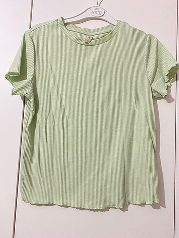 l Beden yeşil Renk L beden yeşil fitilli tshirt