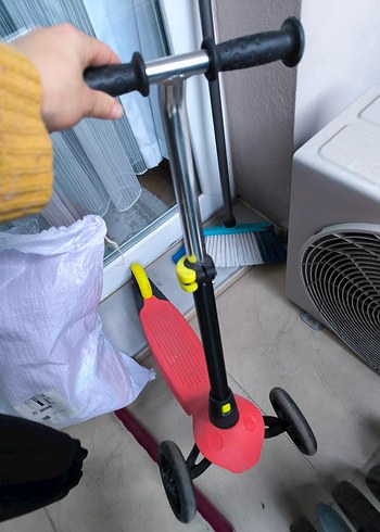 Renkli Kırmızı Çocuk Scooterı - Görsel 2