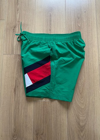 Tommy Hilfiger s