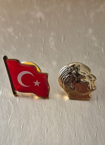 Atatürk ve Bayrak Rozeti - Görsel 3