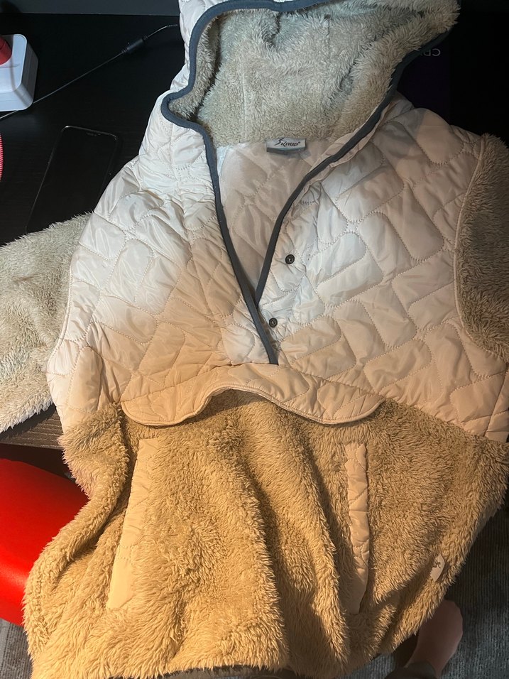 Kapüşonlu düğmeli gri-beyaz kadın ceket - Görsel 5