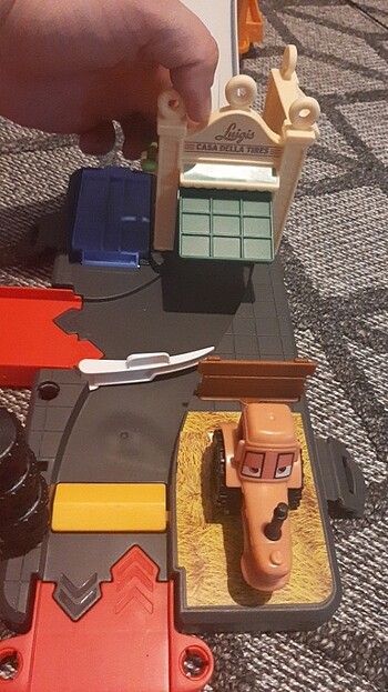 Cars Radiator Springs - Görsel 4