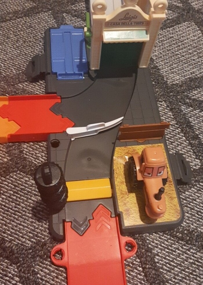 Cars Radiator Springs - Görsel 2