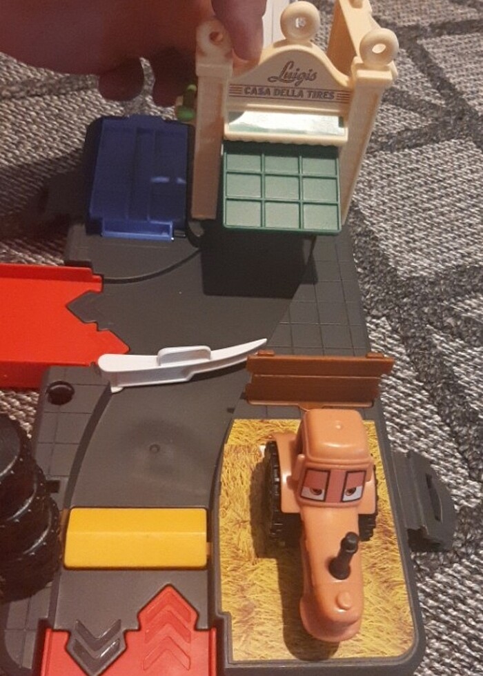 Cars Radiator Springs - Görsel 4