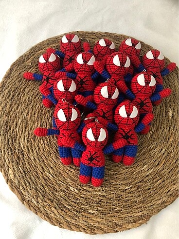  Beden Spiderman amigurumi anahtarlık